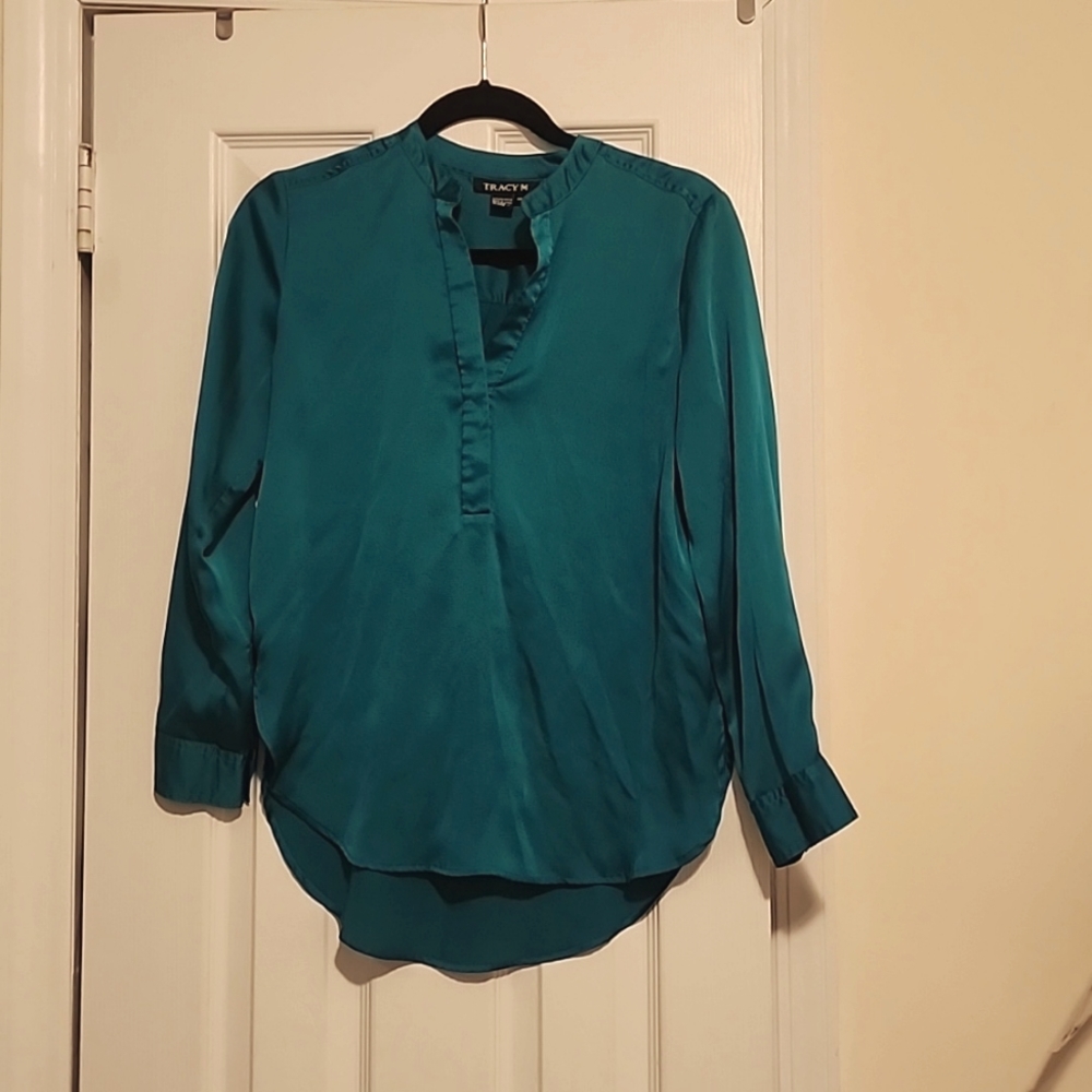 Tracy M deep green blouse size M, in good condition
